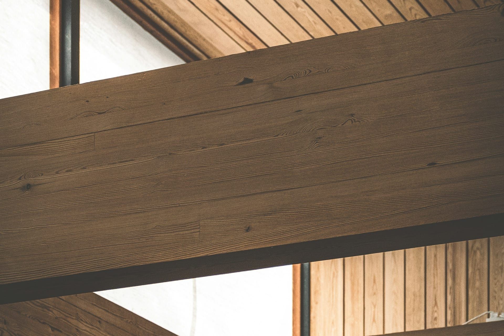 Detalle de estructura de madera laminada